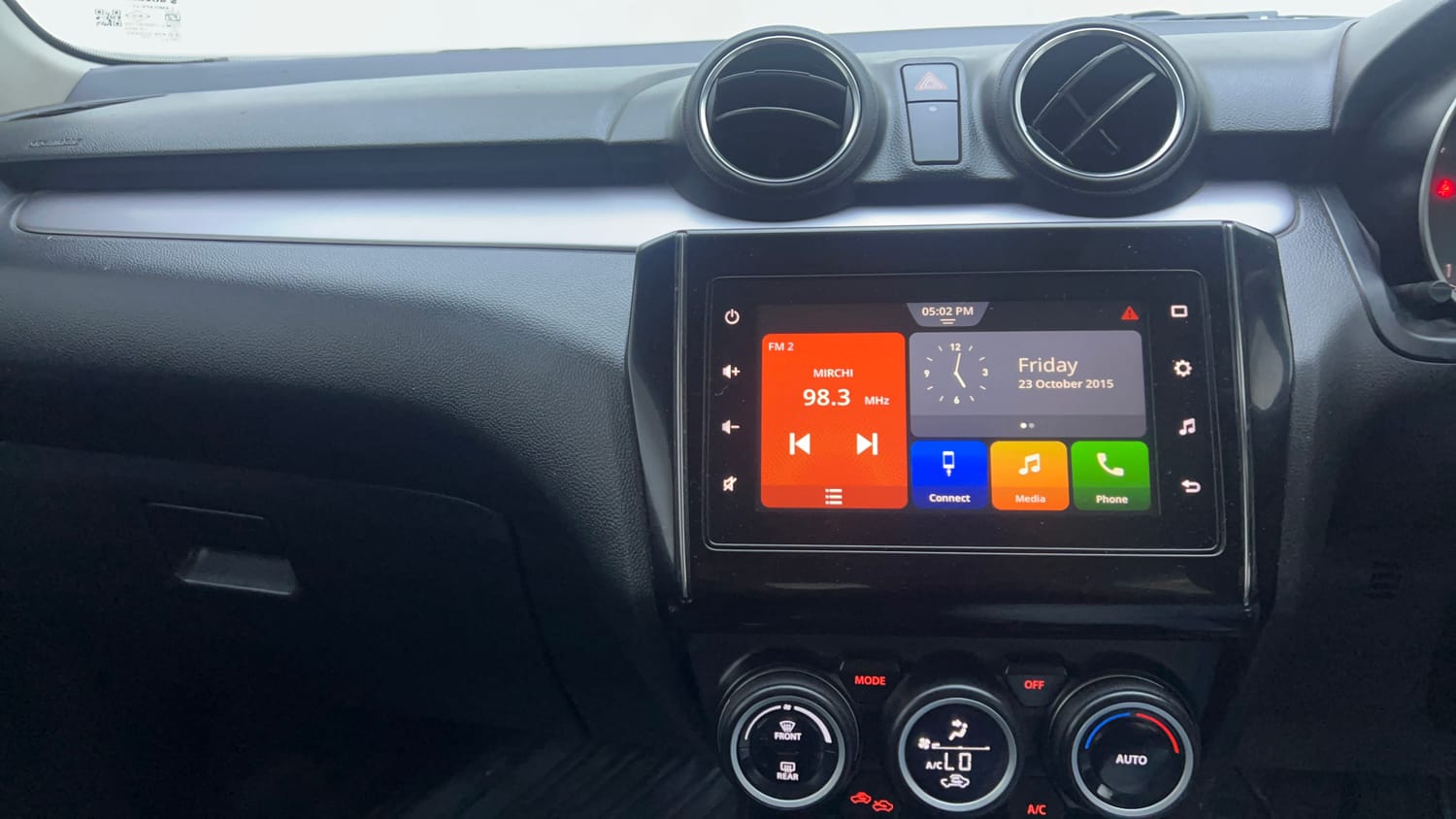Used 2024 Maruti Suzuki Swift ZXi Petrol Manual interior MUSIC SYSTEM & AC CONTROL VIEW