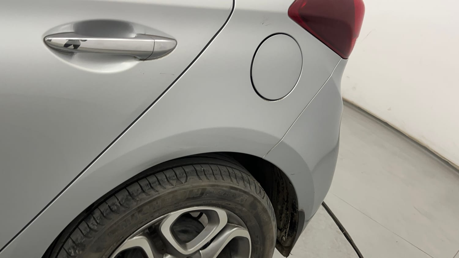 Used 2019 Hyundai Elite i20 Asta 1.2 (O) Petrol Manual dents MINOR DENT