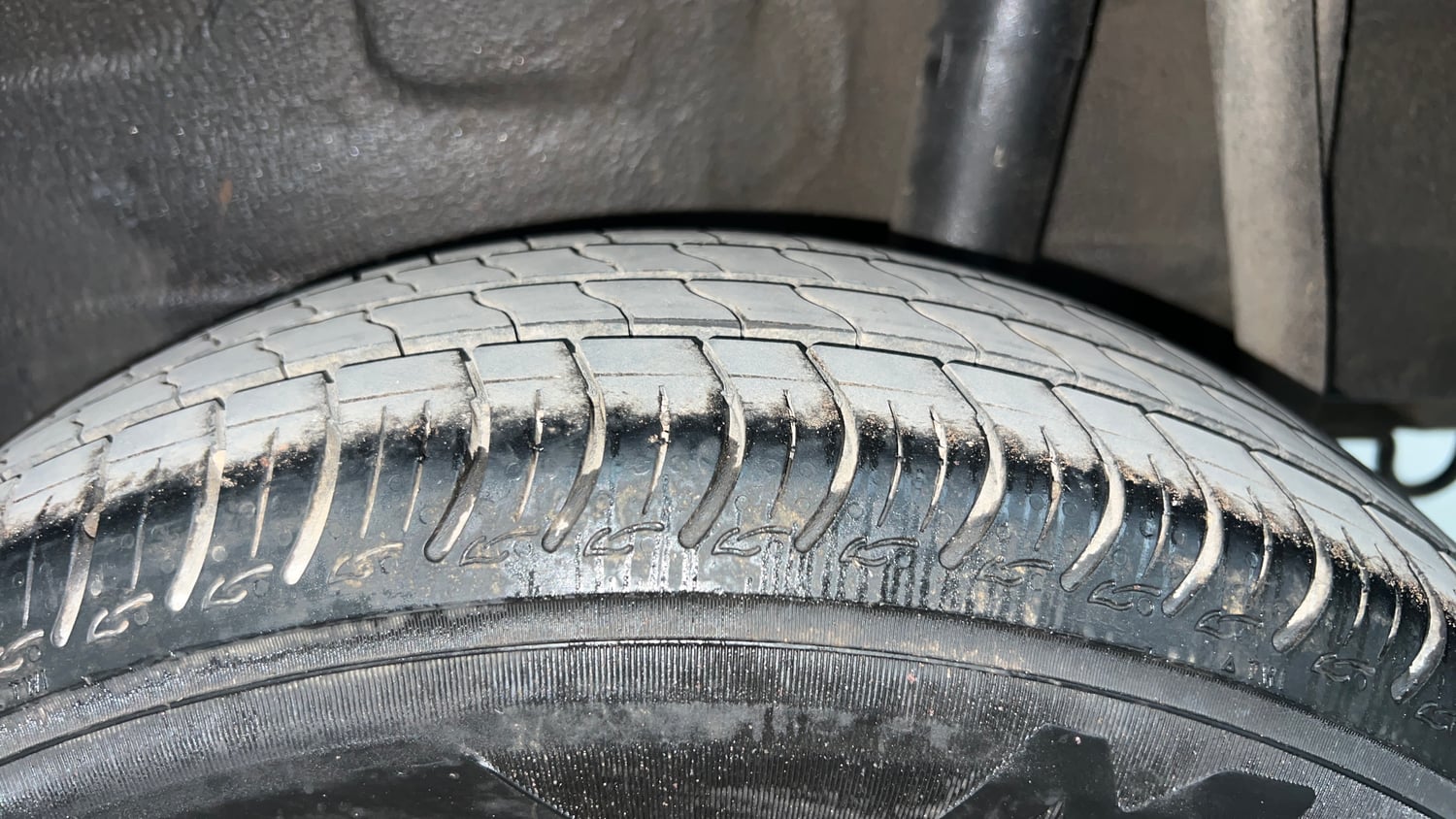 Used 2023 Maruti Suzuki S-Presso VXi (O) AMT Petrol Automatic tyres LEFT REAR TYRE TREAD VIEW