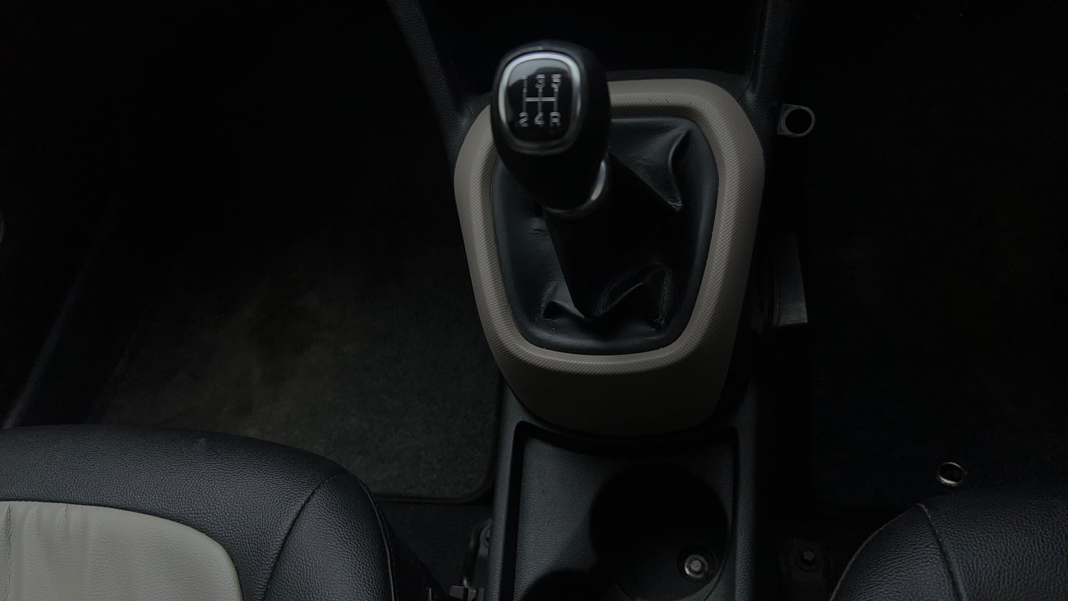 Used 2015 Hyundai Grand i10 Sportz 1.2 Kappa VTVT Petrol Manual interior GEAR  KNOB VIEW