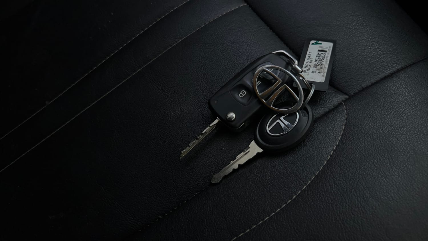 Used 2017 Tata Tiago Revotron XZA Petrol Automatic extra CAR KEY VIEW