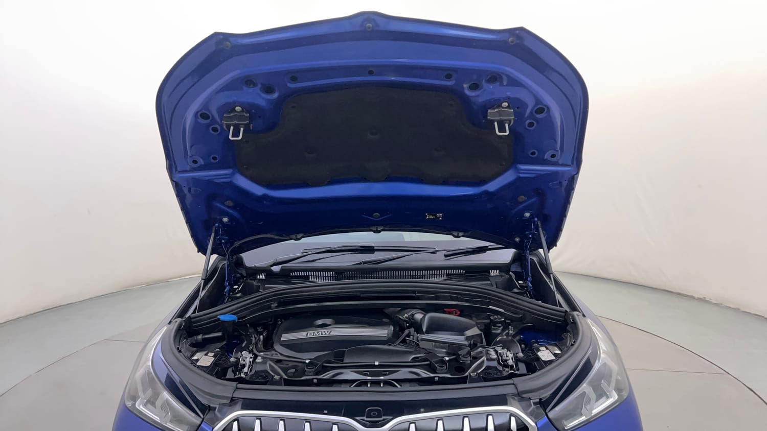 Used 2023 BMW X1 sDrive18i M Sport Petrol Automatic engine ENGINE & BONNET OPEN FRONT VIEW