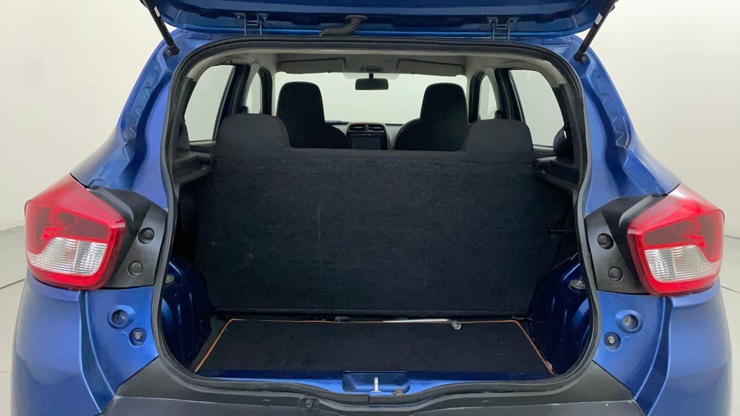 Used 2017 Renault Kwid CLIMBER 1.0 AMT Petrol Automatic interior DICKY INSIDE VIEW