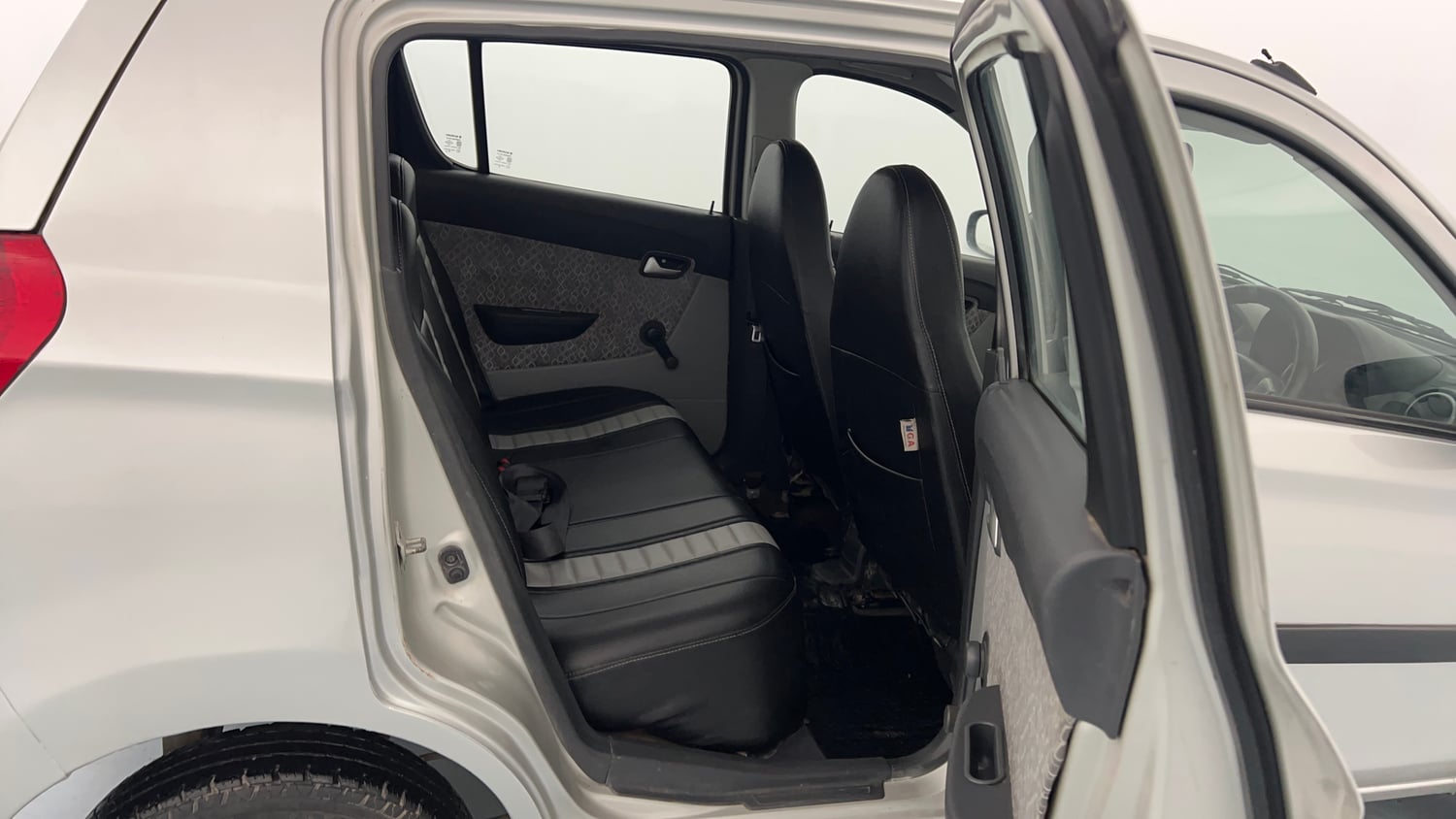 Used 2018 Maruti Suzuki Alto 800 VXi Petrol Manual interior RIGHT SIDE REAR DOOR CABIN VIEW