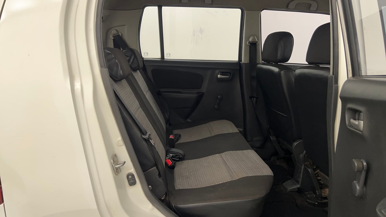 Used 2012 Maruti Suzuki Wagon R LXi Petrol Manual interior RIGHT SIDE REAR DOOR CABIN VIEW