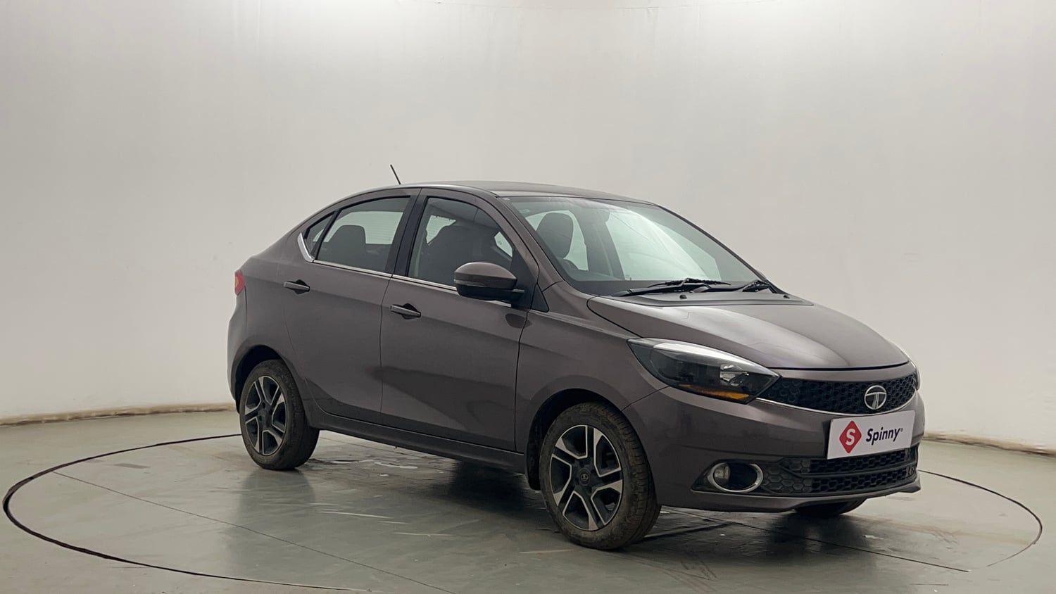 Used 2018 Tata Tigor Revotron XZA Petrol Automatic exterior RIGHT FRONT CORNER VIEW