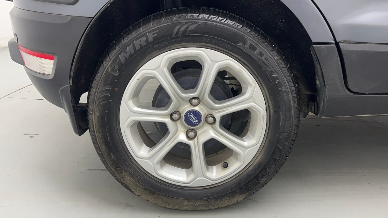 Used 2018 Ford EcoSport Titanium + 1.5L Ti-VCT AT Petrol Automatic tyres RIGHT REAR TYRE RIM VIEW