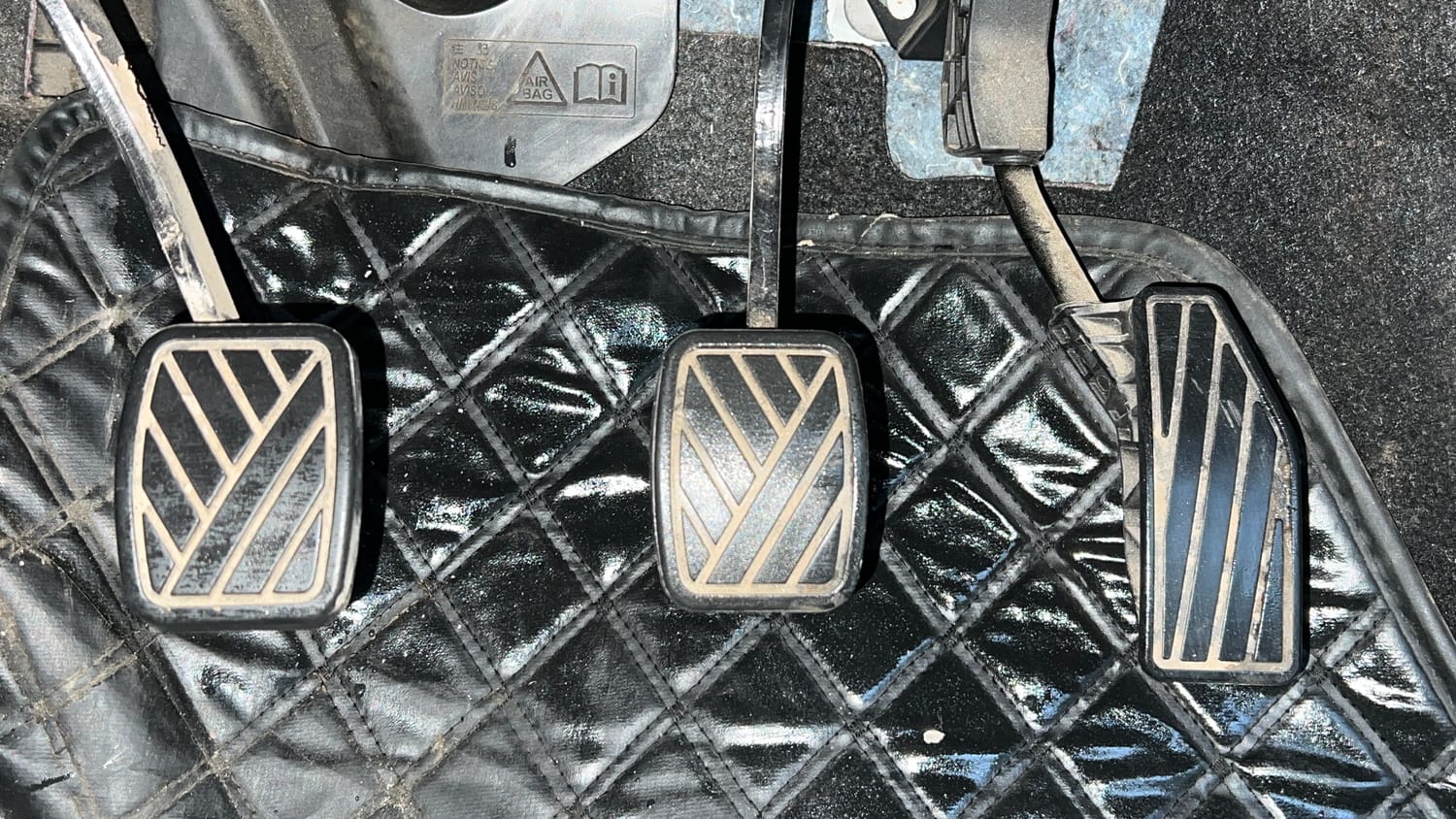 Used 2025 Maruti Suzuki Swift VXi Petrol Manual interior PEDALS VIEW