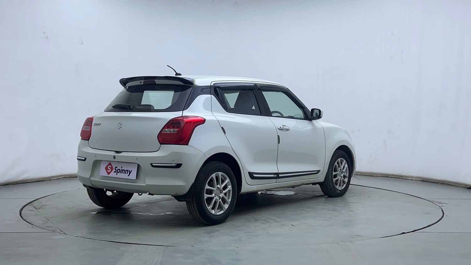 Used 2024 Maruti Suzuki Swift ZXi Petrol Manual exterior RIGHT REAR CORNER VIEW
