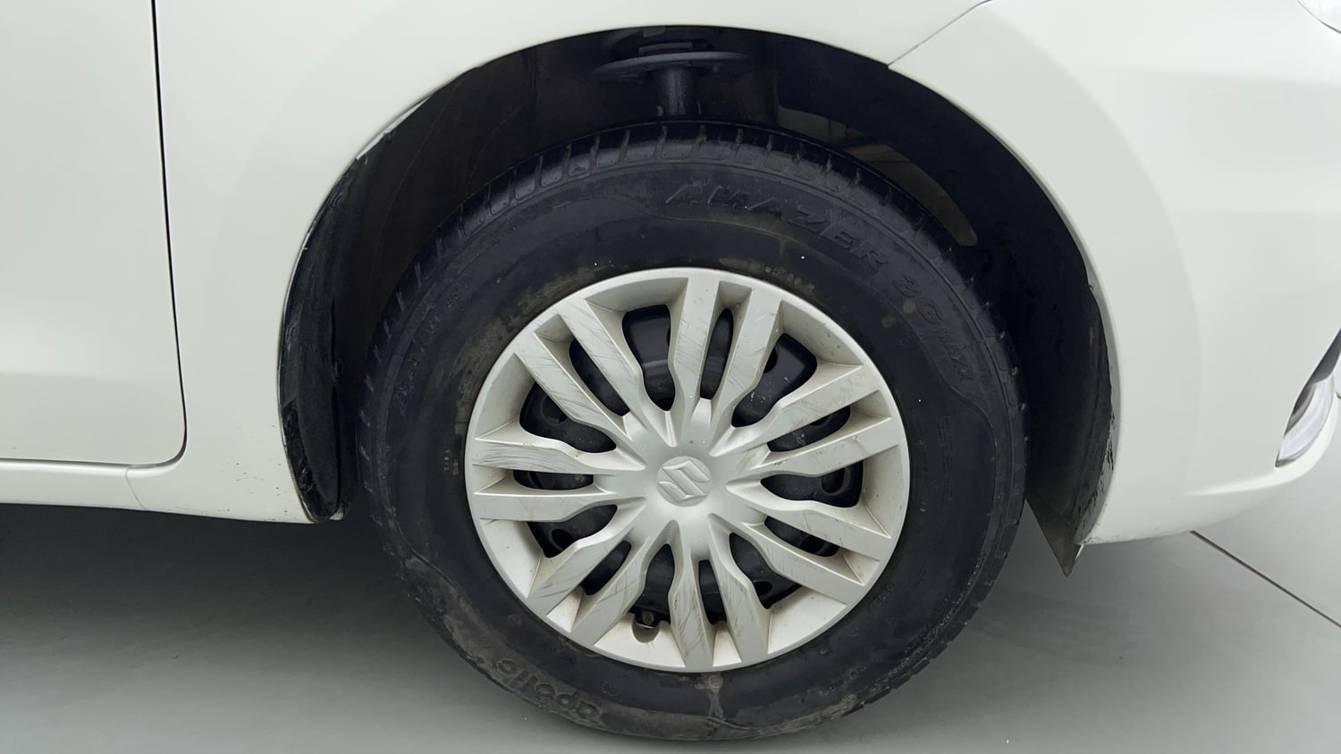 Used 2022 Maruti Suzuki Dzire VXi Petrol Manual tyres RIGHT FRONT TYRE RIM VIEW