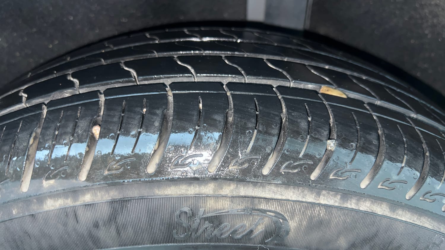 Used 2018 Ford EcoSport Titanium + 1.5L Ti-VCT AT Petrol Automatic tyres LEFT REAR TYRE TREAD VIEW