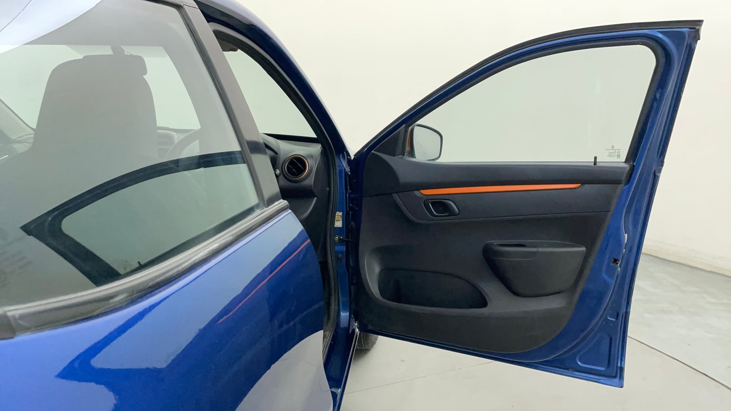 Used 2017 Renault Kwid CLIMBER 1.0 AMT Petrol Automatic interior RIGHT FRONT DOOR OPEN VIEW