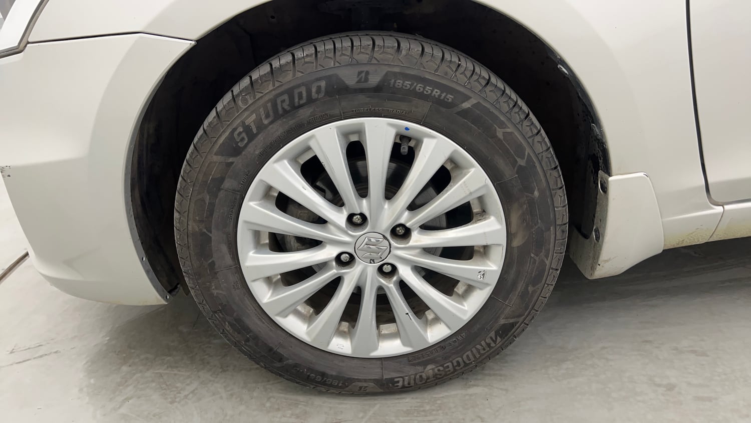 Used 2017 Maruti Suzuki Ciaz Zeta 1.4 MT Petrol Manual tyres LEFT FRONT TYRE RIM VIEW