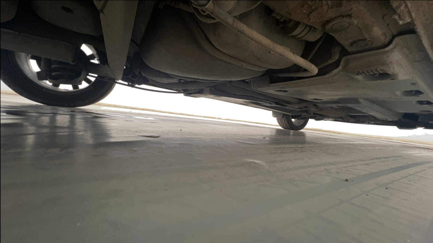 Used 2017 Volkswagen Vento Highline Plus 1.2 (P) AT 16 Alloy Petrol Automatic extra REAR RIGHT UNDERBODY VIEW