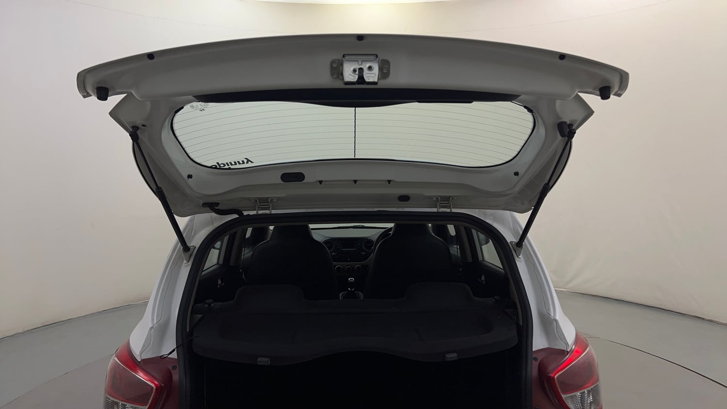 Used 2016 Hyundai Grand i10 Sportz 1.2 Kappa VTVT Petrol Manual interior DICKY DOOR OPEN VIEW