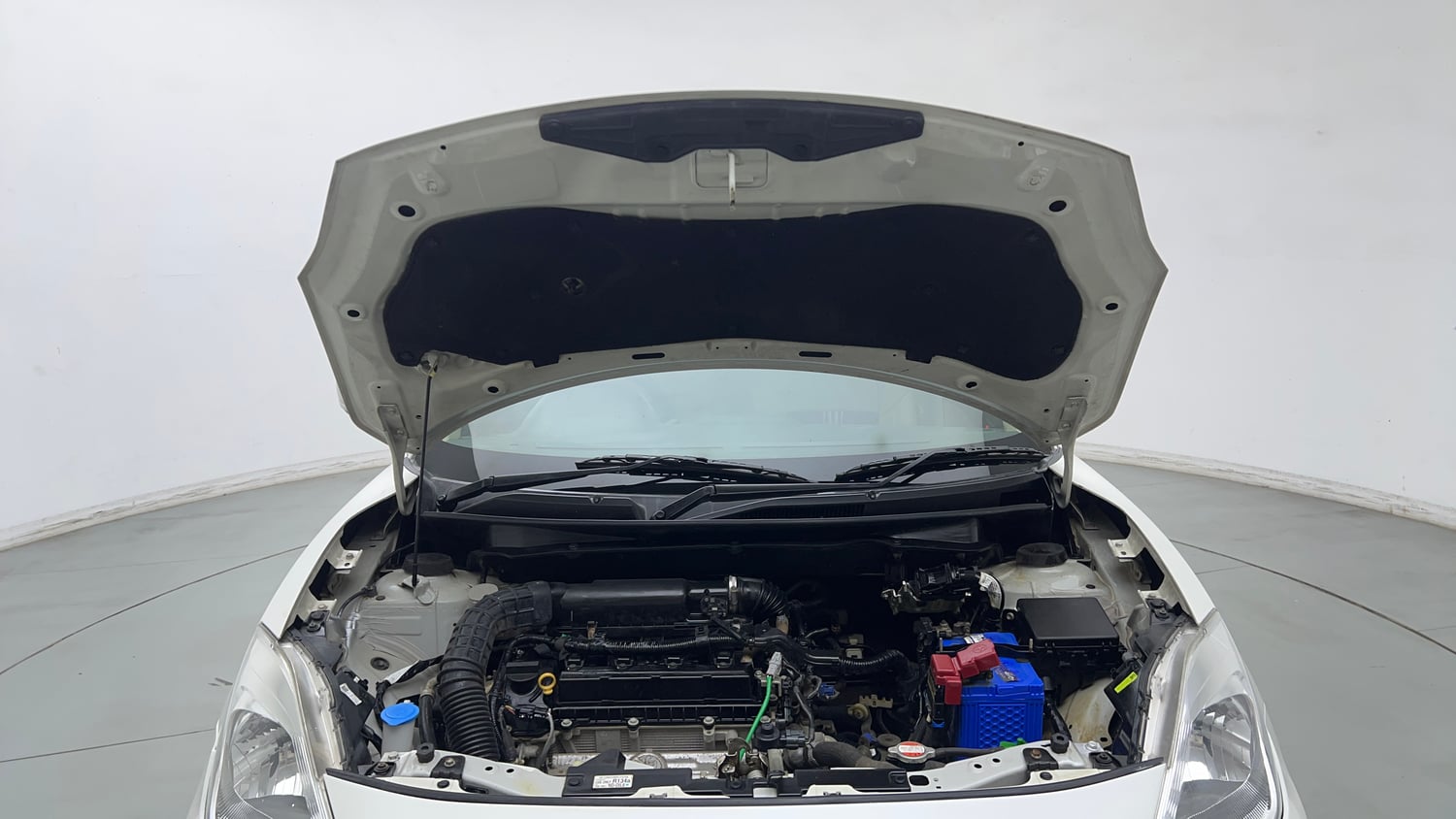 Used 2022 Maruti Suzuki Dzire VXi Petrol Manual engine ENGINE & BONNET OPEN FRONT VIEW