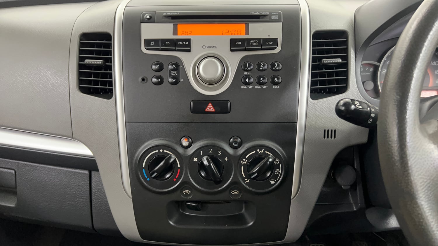 Used 2012 Maruti Suzuki Wagon R 1.0 VXi Petrol Manual interior MUSIC SYSTEM & AC CONTROL VIEW
