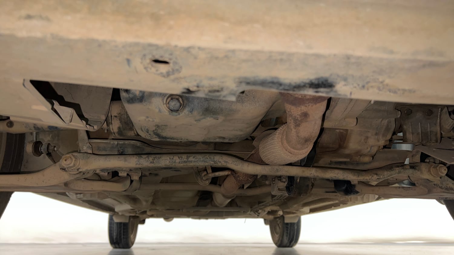 Used 2017 Tata Tiago Revotron XZA Petrol Automatic extra FRONT LEFT UNDERBODY VIEW
