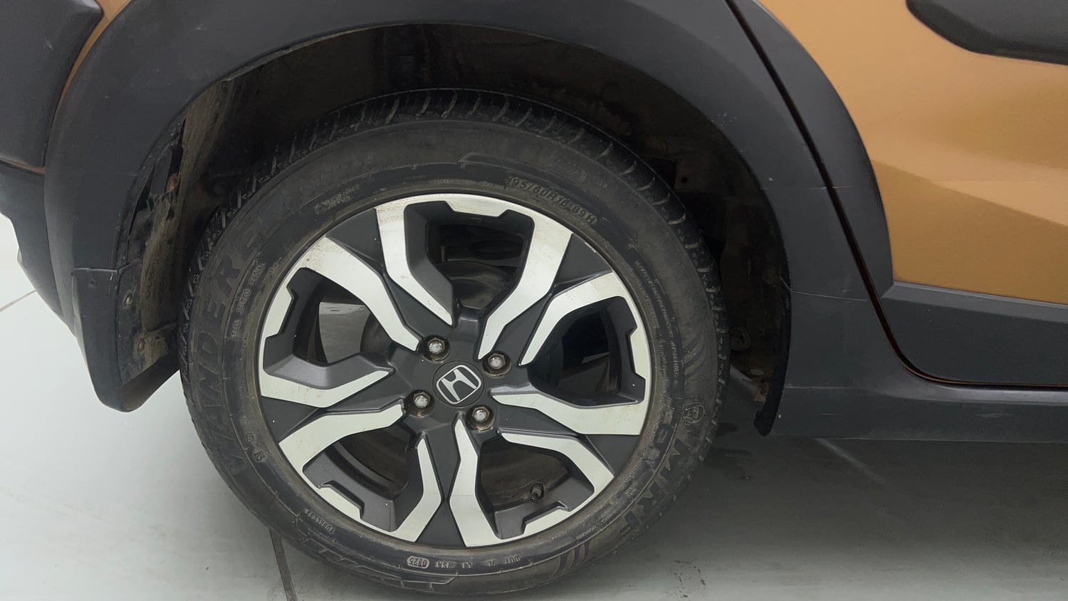 Used 2017 Honda WR-V VX MT Petrol Petrol Manual tyres RIGHT REAR TYRE RIM VIEW