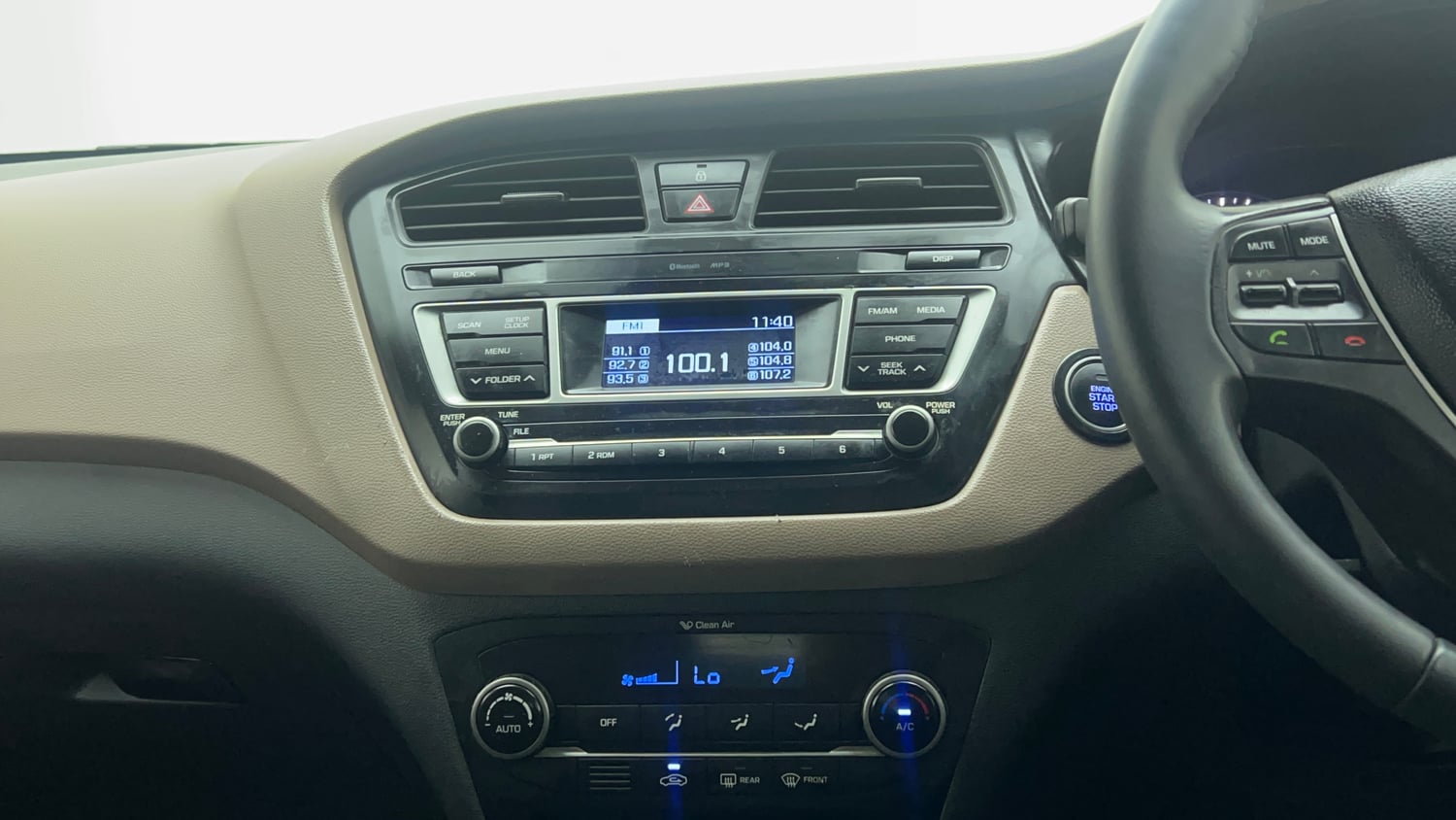 Used 2016 Hyundai Elite i20 Asta 1.2 Petrol Manual top_features Integrated (in-dash) music system