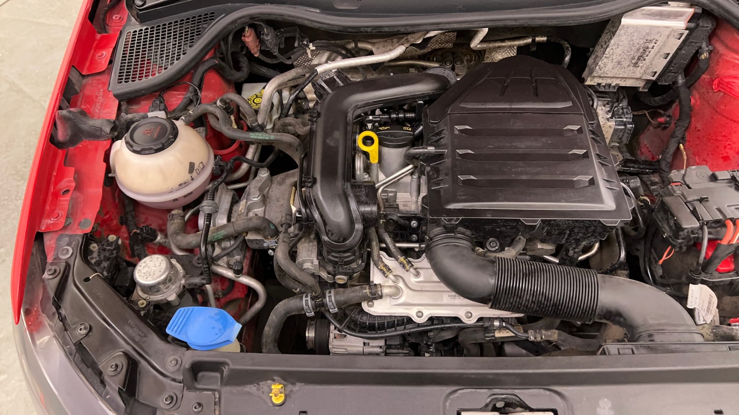 Used 2022 Volkswagen Polo Highline Plus 1.0L TSI Petrol Manual engine ENGINE RIGHT SIDE VIEW