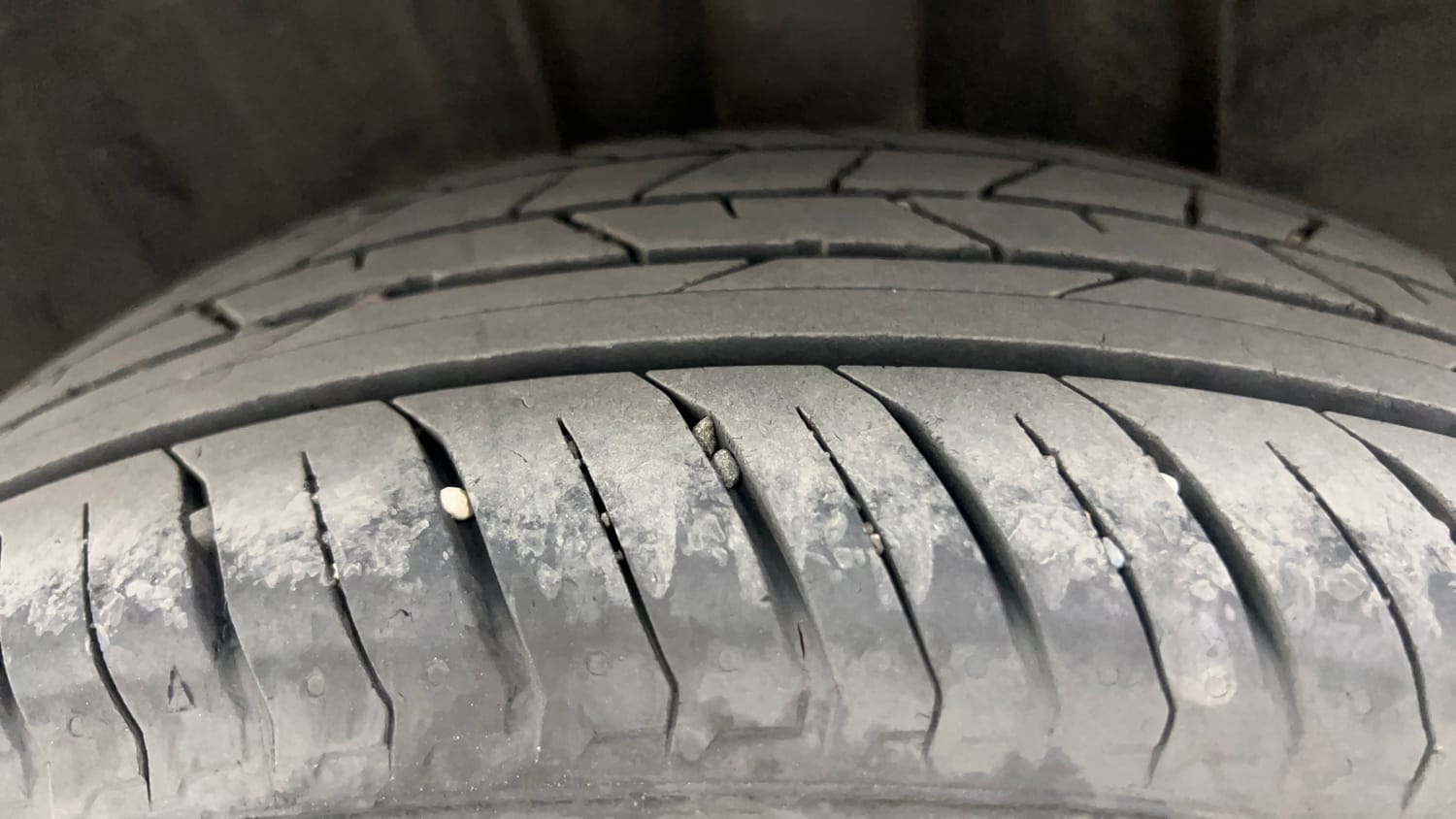 Used 2025 Nissan Magnite Visia B4D 1.0 Petrol MT Petrol Manual tyres LEFT REAR TYRE TREAD VIEW