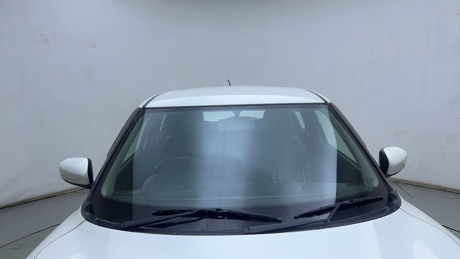 Used 2024 Maruti Suzuki Swift ZXi Petrol Manual exterior FRONT WINDSHIELD VIEW