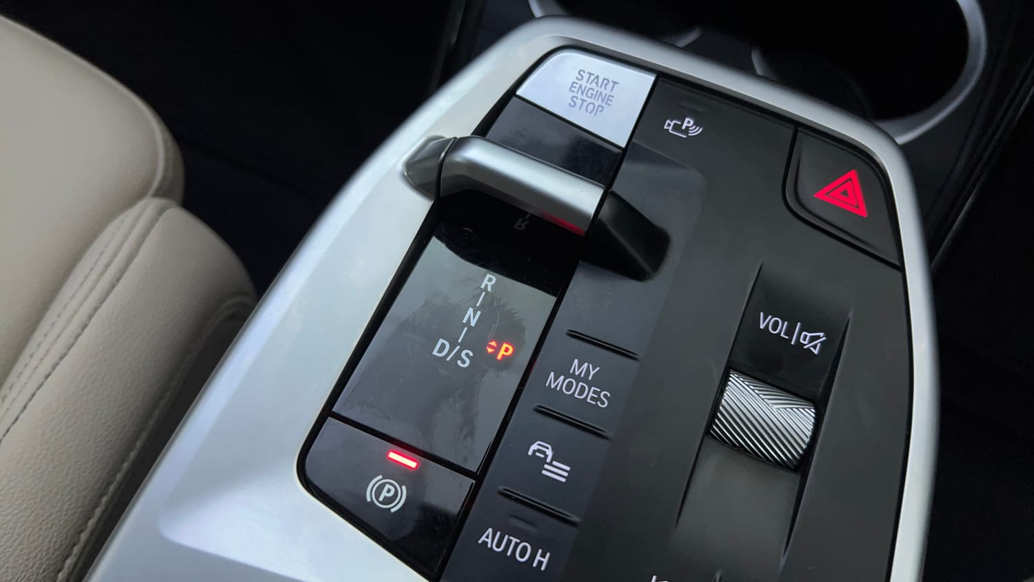 Used 2023 BMW X1 sDrive18i M Sport Petrol Automatic interior GEAR  KNOB VIEW