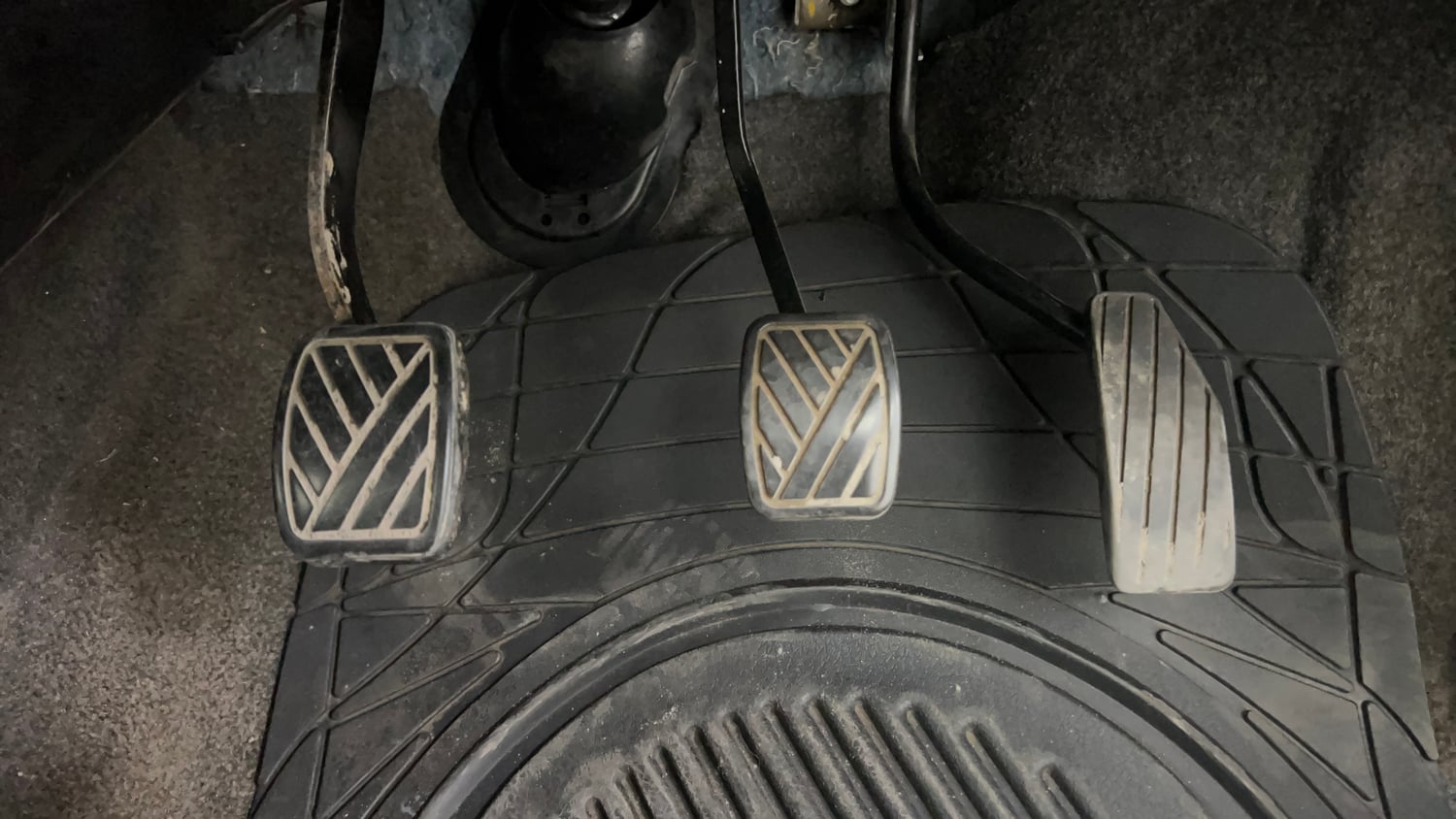 Used 2012 Maruti Suzuki Wagon R 1.0 VXi Petrol Manual interior PEDALS VIEW