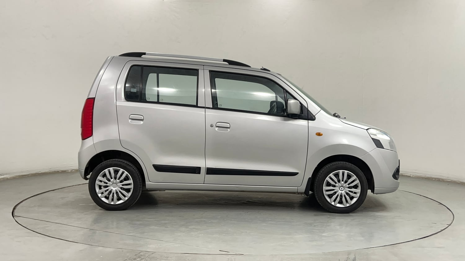 Used 2012 Maruti Suzuki Wagon R 1.0 VXi Petrol Manual exterior RIGHT SIDE VIEW