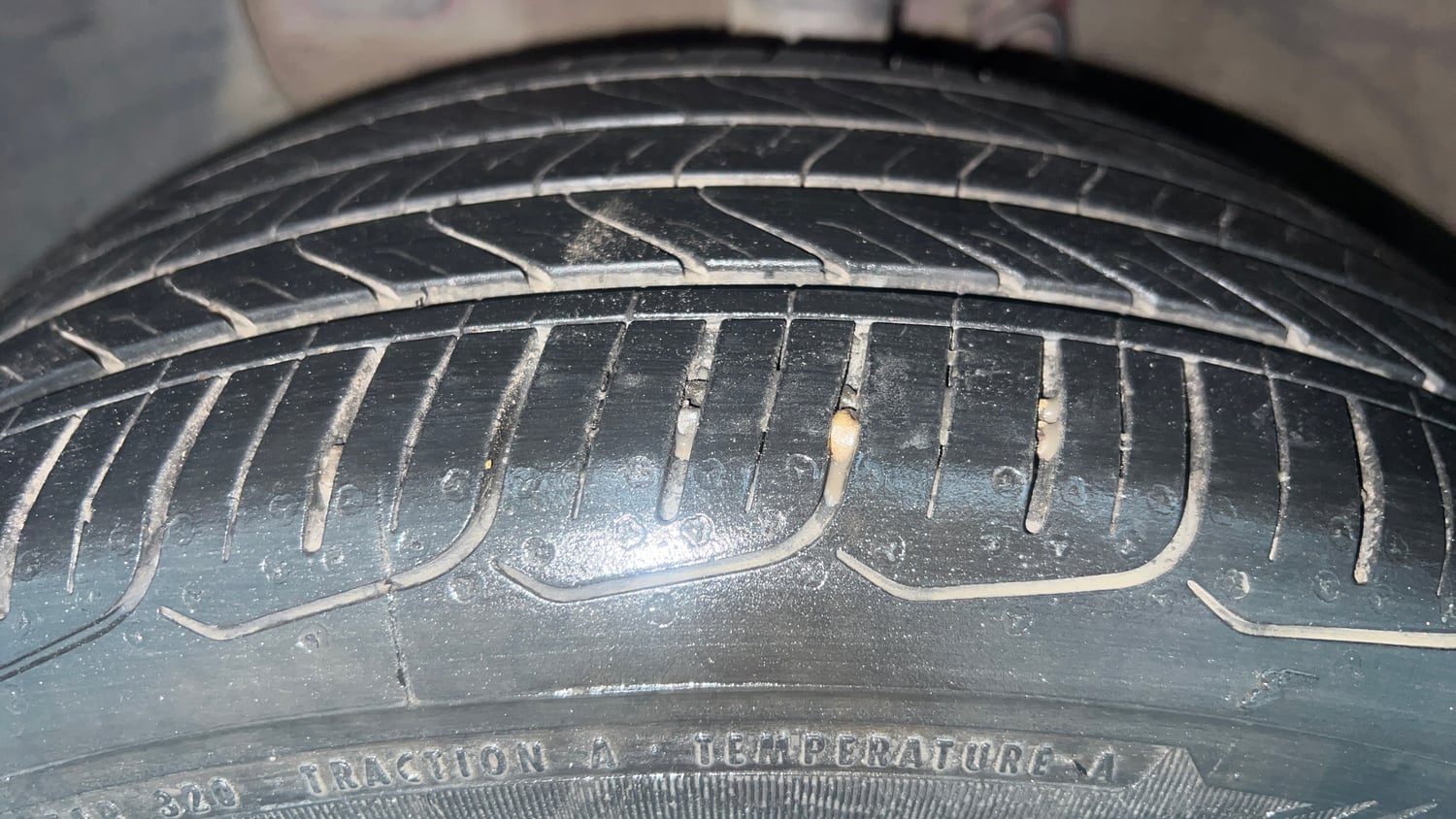 Used 2016 Hyundai Elite i20 Asta 1.2 Petrol Manual tyres LEFT FRONT TYRE TREAD VIEW