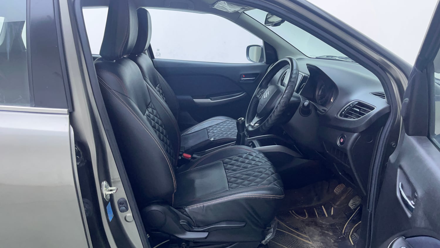Used 2022 Maruti Suzuki Baleno Zeta Petrol Manual interior RIGHT SIDE FRONT DOOR CABIN VIEW