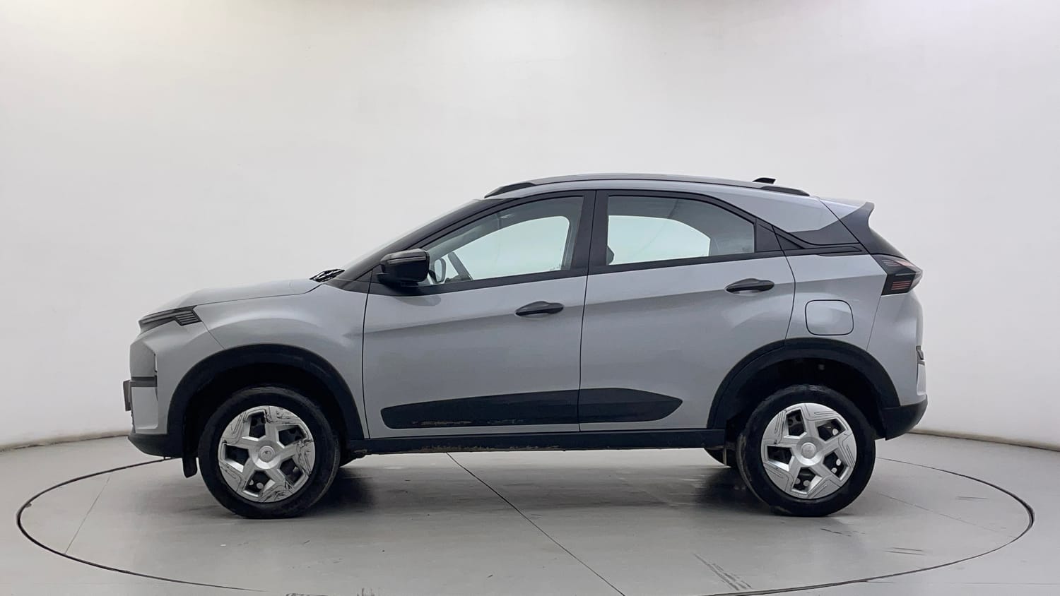 Used 2024 Tata Nexon Pure 1.2 Revotron Petrol 6MT Petrol Manual exterior LEFT SIDE VIEW