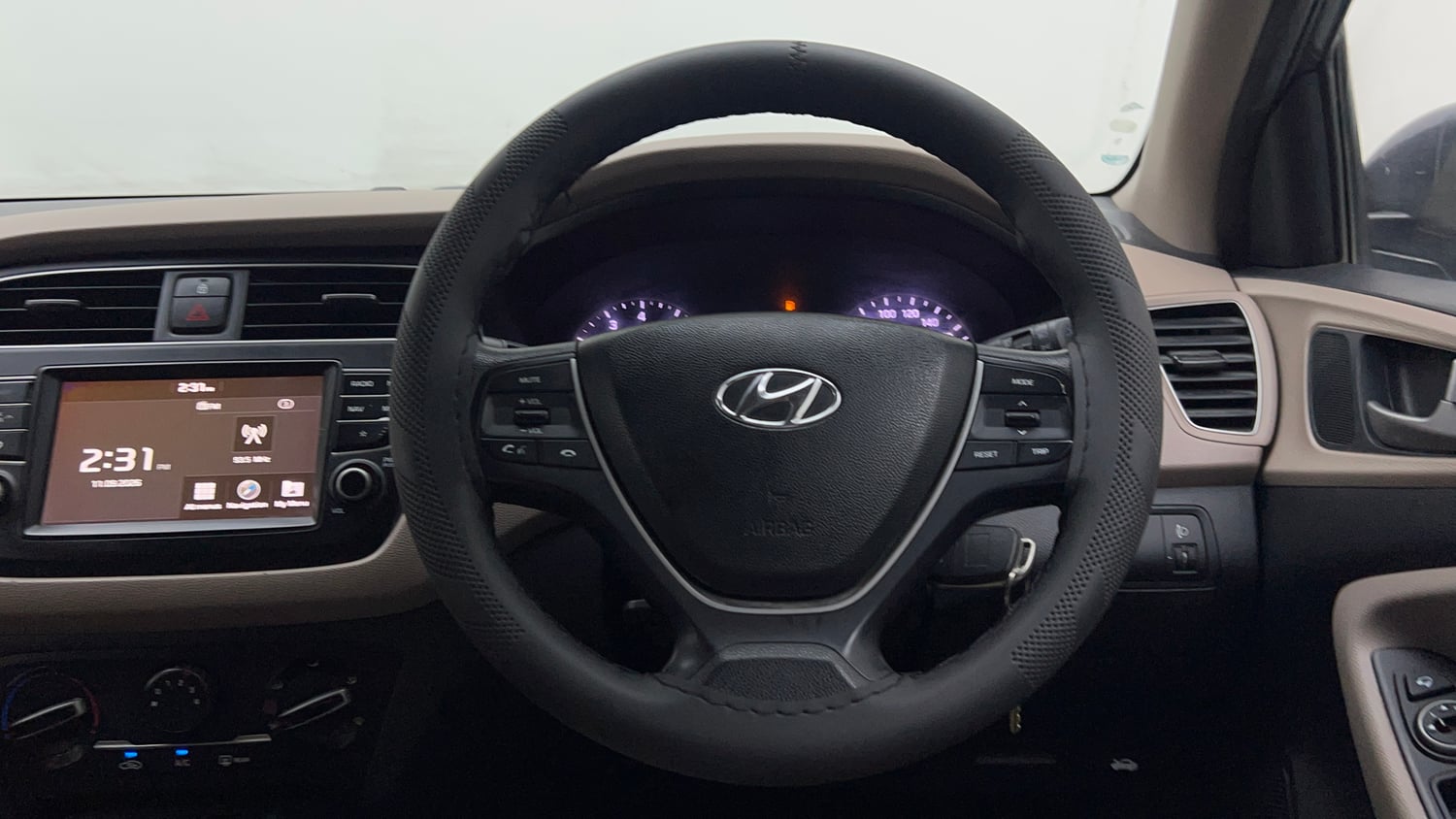Used 2019 Hyundai Elite i20 Sportz Plus 1.2 CVT Petrol Automatic interior STEERING VIEW