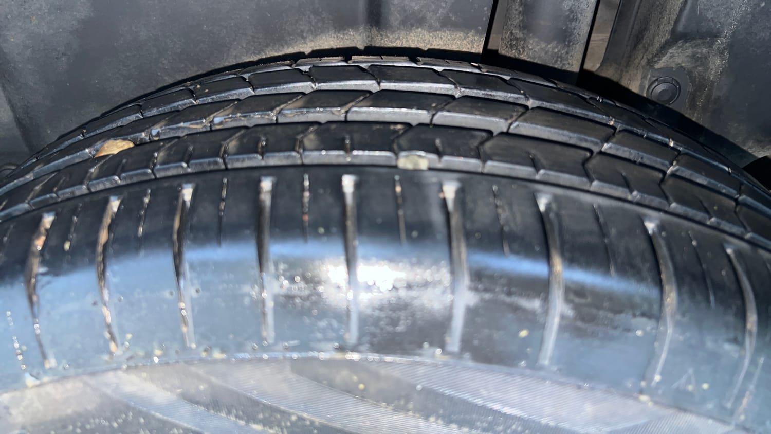 Used 2015 Maruti Suzuki Ertiga ZXi Petrol Manual tyres LEFT REAR TYRE TREAD VIEW