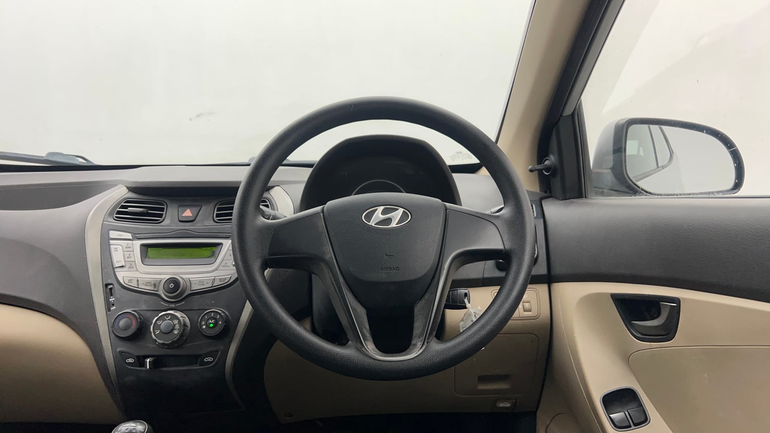 Used 2017 Hyundai Eon Sportz Petrol Manual interior STEERING VIEW
