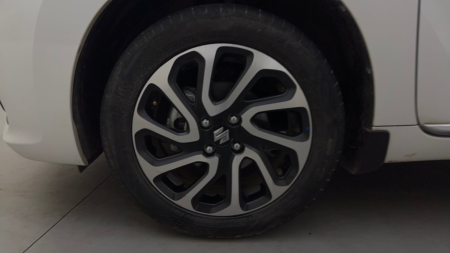 Used 2024 Maruti Suzuki Baleno Alpha AGS Petrol Automatic tyres LEFT FRONT TYRE RIM VIEW
