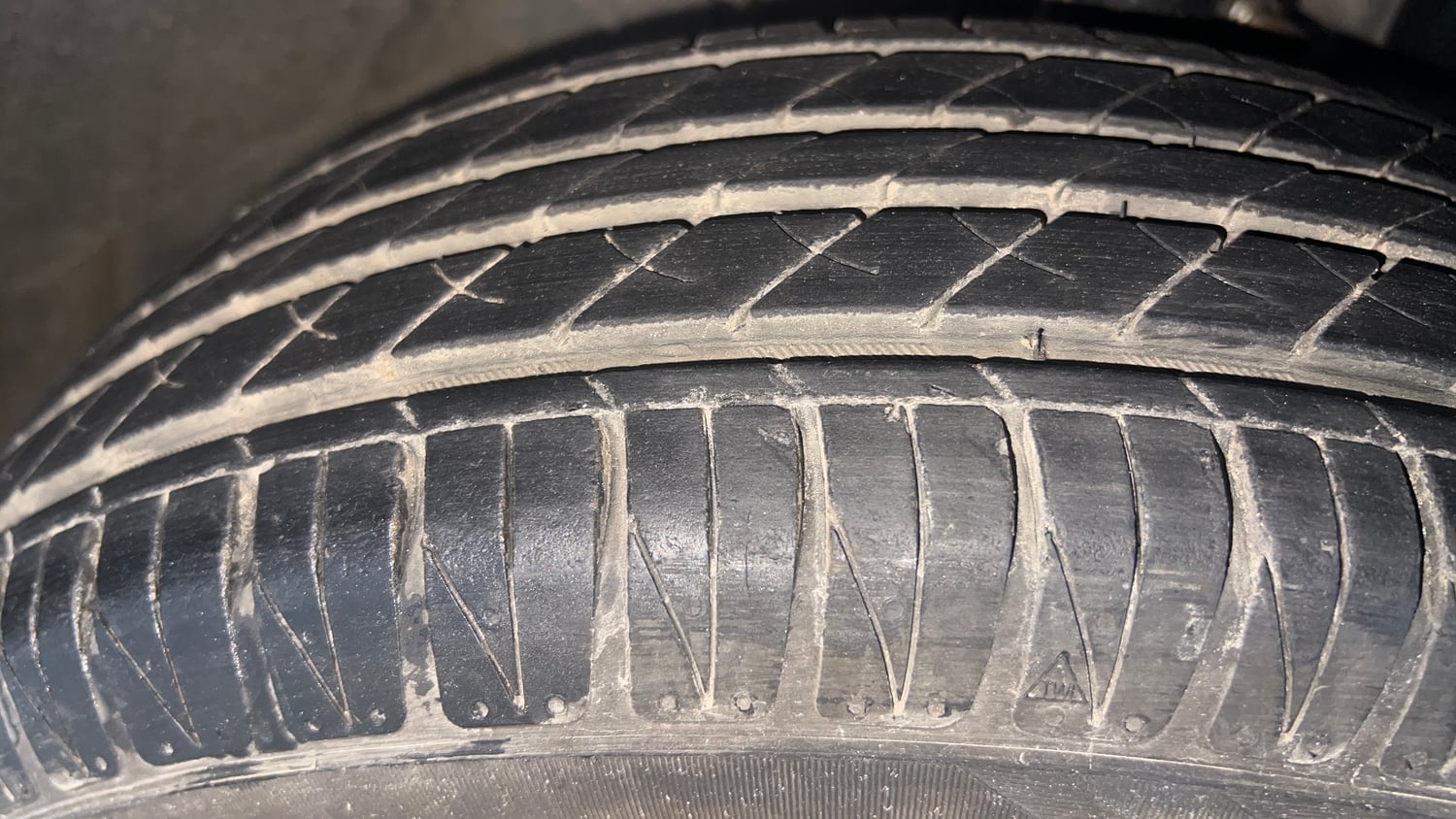 Used 2015 Honda Jazz V AT Petrol Petrol Automatic tyres RIGHT FRONT TYRE TREAD VIEW