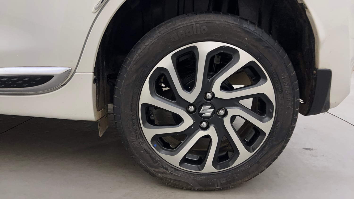 Used 2024 Maruti Suzuki Baleno Alpha AGS Petrol Automatic tyres LEFT REAR TYRE RIM VIEW