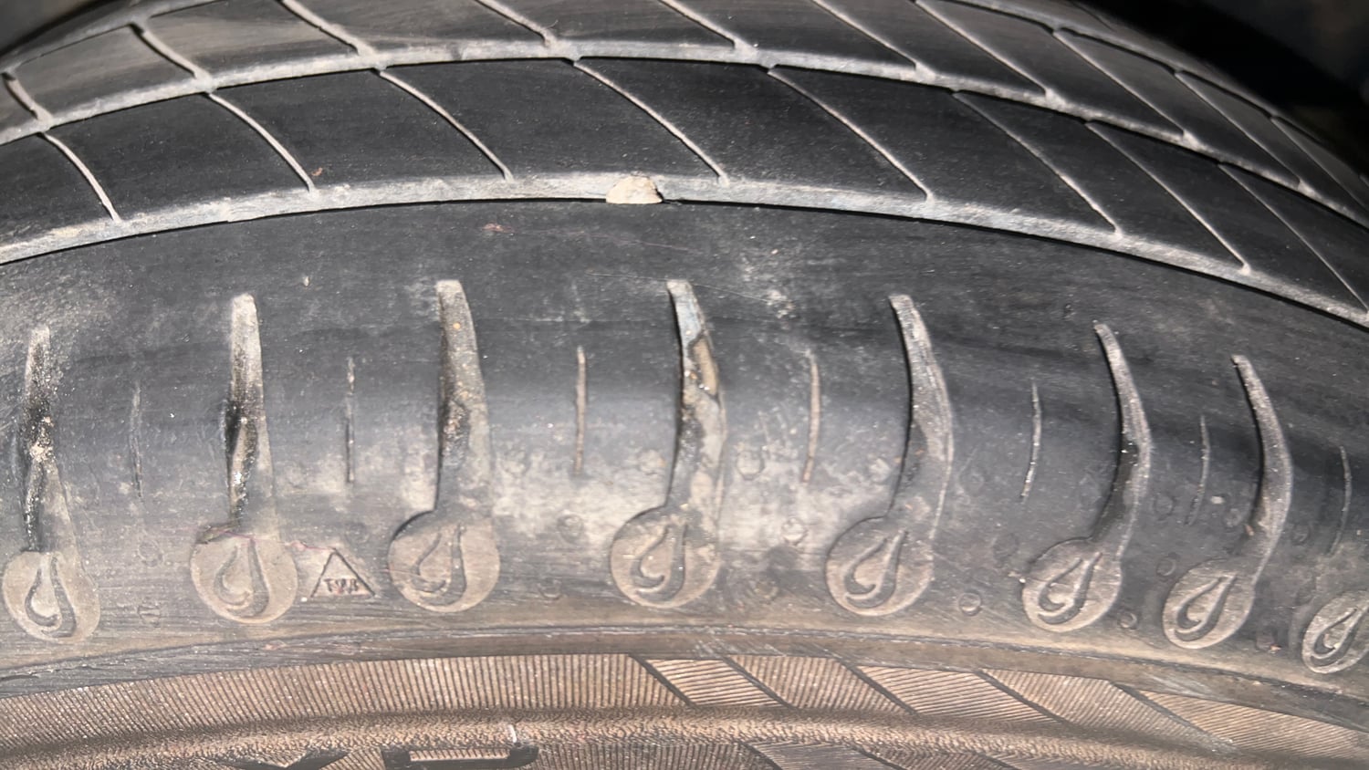 Used 2021 Hyundai Grand i10 Nios Sportz 1.2 Kappa VTVT Petrol Manual tyres LEFT REAR TYRE TREAD VIEW