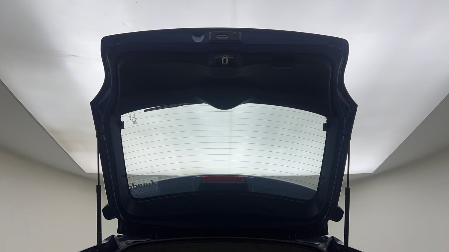 Used 2019 Maruti Suzuki Baleno Zeta Petrol Manual interior DICKY DOOR OPEN VIEW