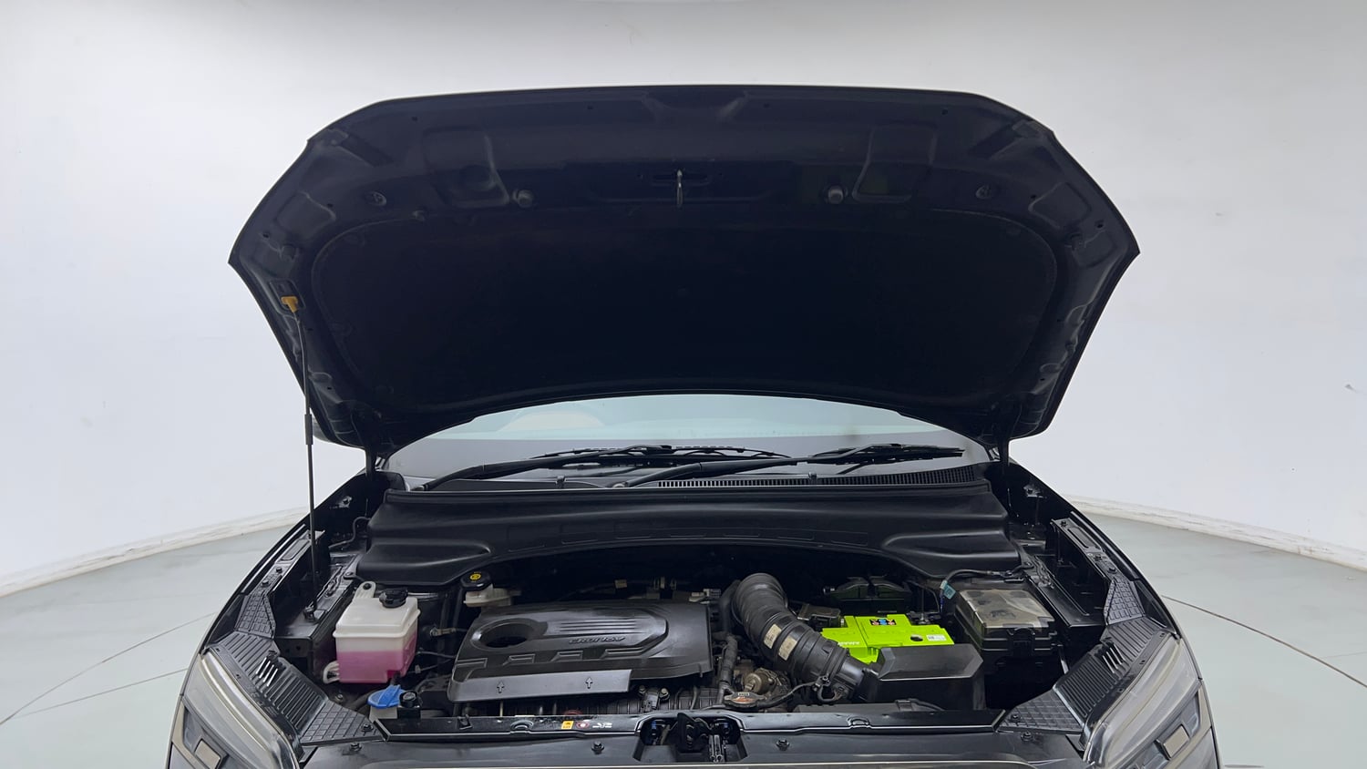 Used 2023 Hyundai Alcazar Prestige 7 STR 1.5 Diesel Diesel Manual engine ENGINE & BONNET OPEN FRONT VIEW