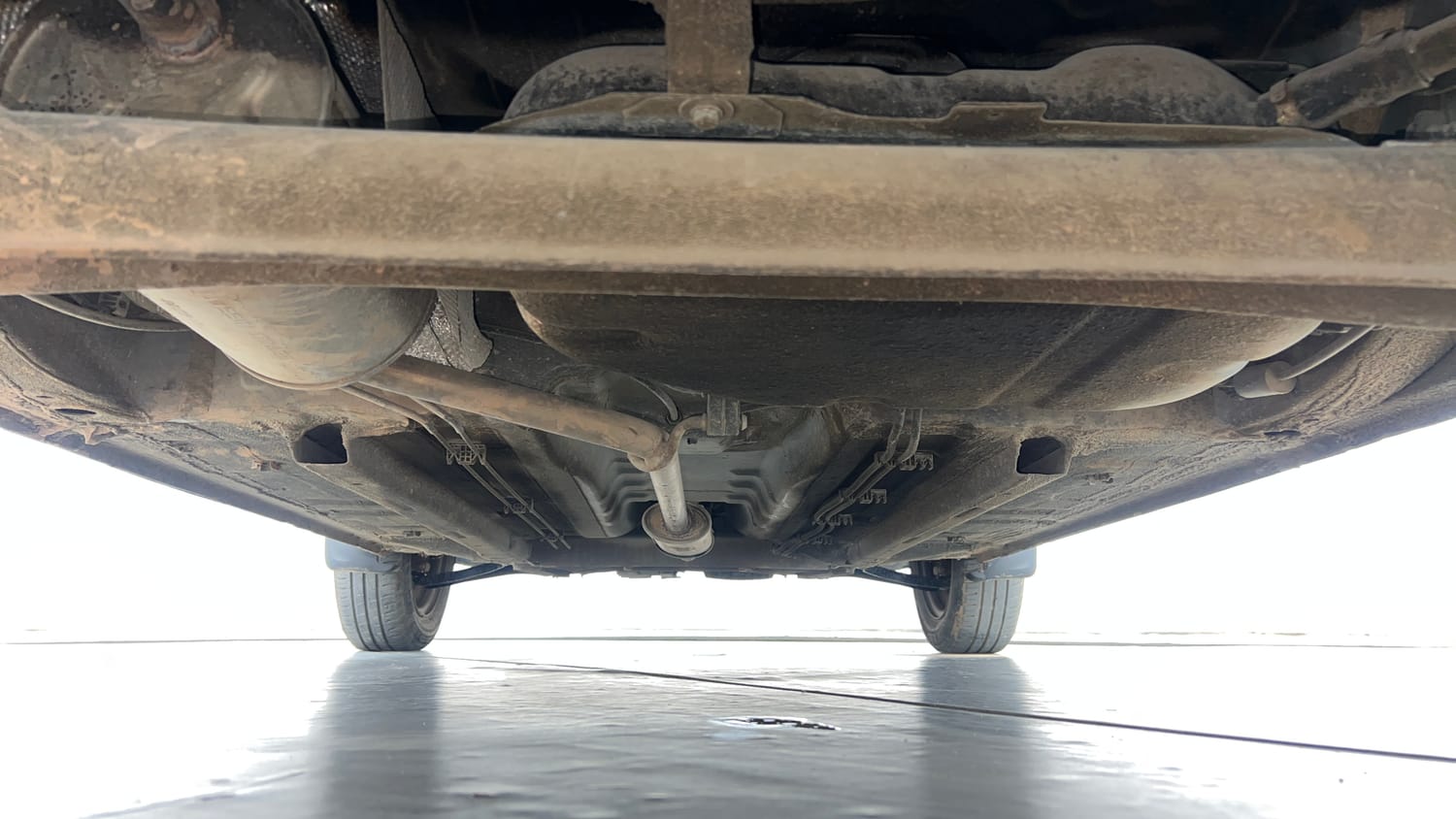 Used 2023 Renault Kwid RXT 1.0 AMT Petrol Automatic extra REAR UNDERBODY VIEW (TAKEN FROM REAR)