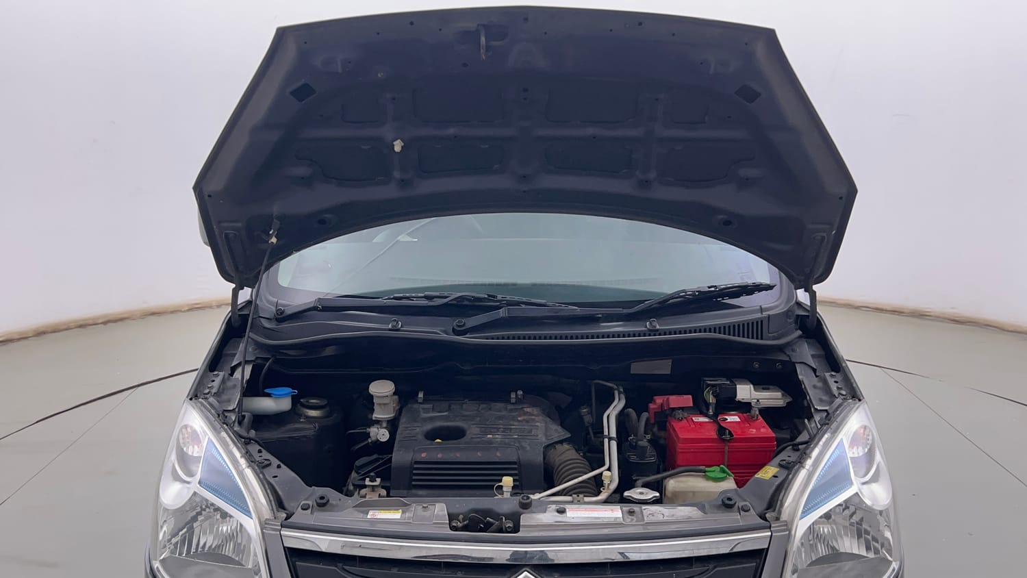 Used 2018 Maruti Suzuki Wagon R 1.0 VXI AMT Petrol Automatic engine ENGINE & BONNET OPEN FRONT VIEW