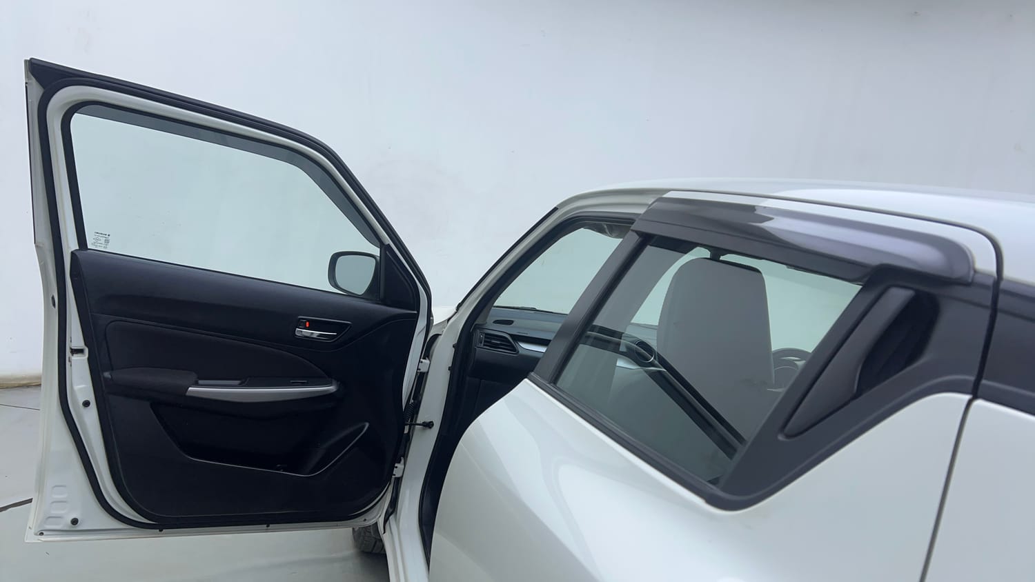 Used 2024 Maruti Suzuki Swift ZXi Petrol Manual interior LEFT FRONT DOOR OPEN VIEW
