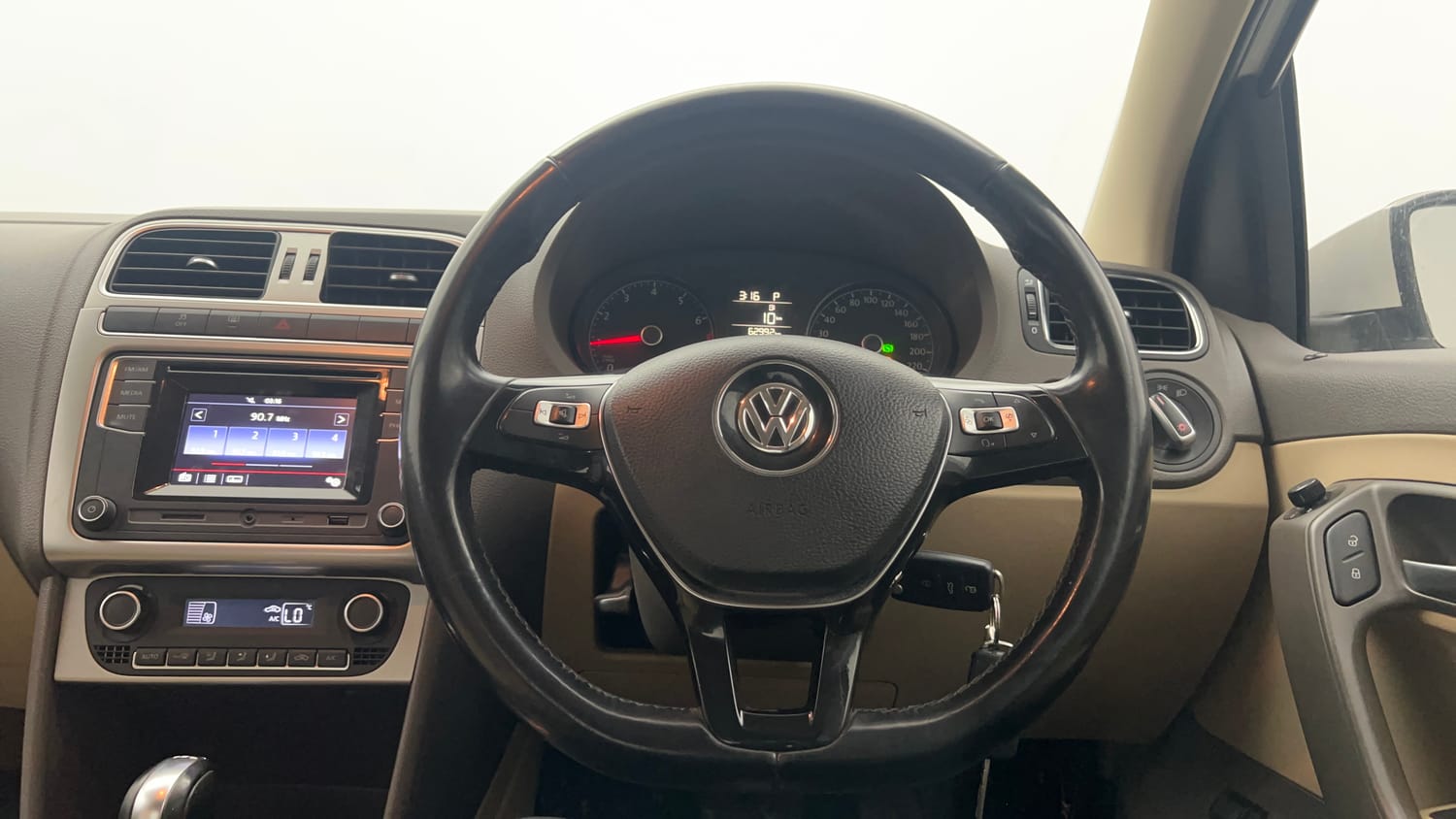 Used 2017 Volkswagen Vento Highline Plus 1.2 (P) AT 16 Alloy Petrol Automatic interior STEERING VIEW