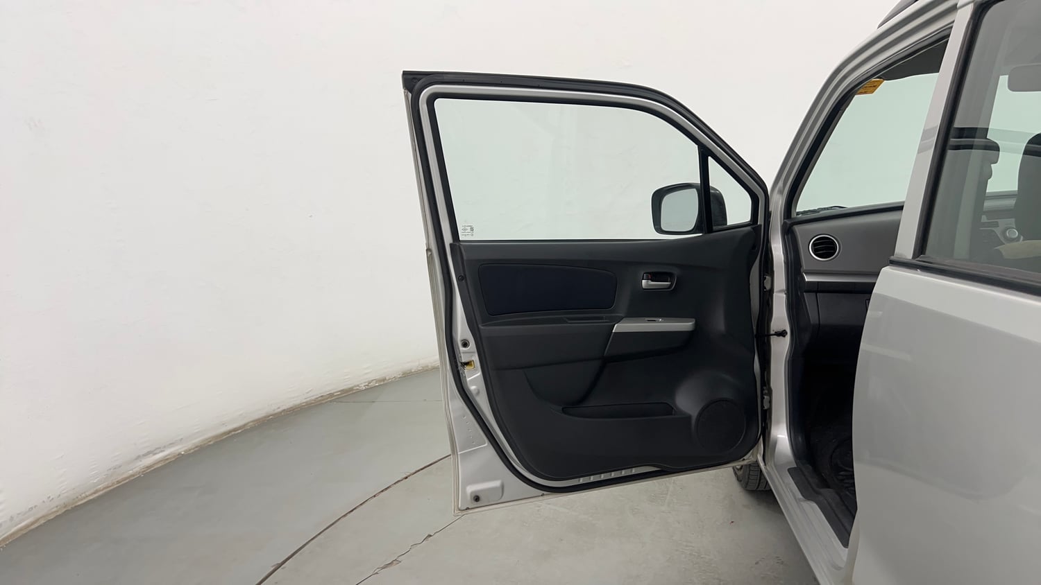 Used 2012 Maruti Suzuki Wagon R 1.0 VXi Petrol Manual interior LEFT FRONT DOOR OPEN VIEW