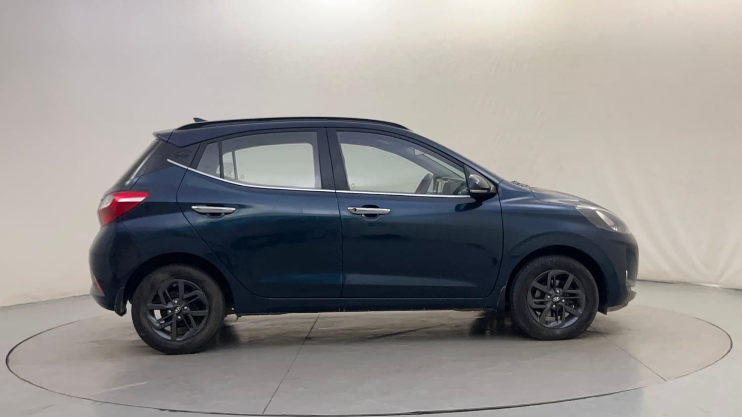 Used 2021 Hyundai Grand i10 Nios Sportz 1.2 Kappa VTVT Petrol Manual exterior RIGHT SIDE VIEW