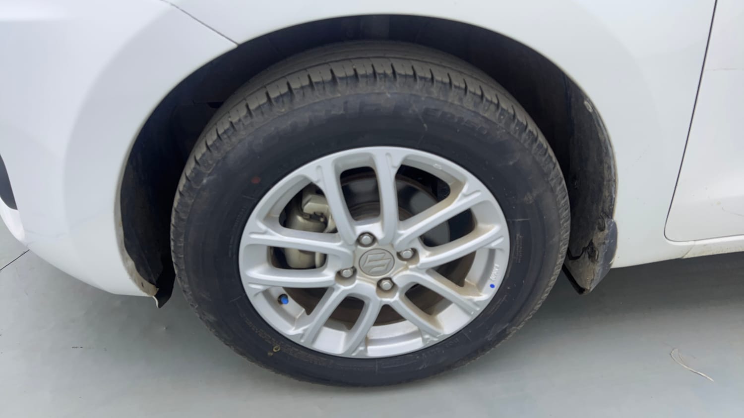 Used 2024 Maruti Suzuki Swift ZXi Petrol Manual tyres LEFT FRONT TYRE RIM VIEW