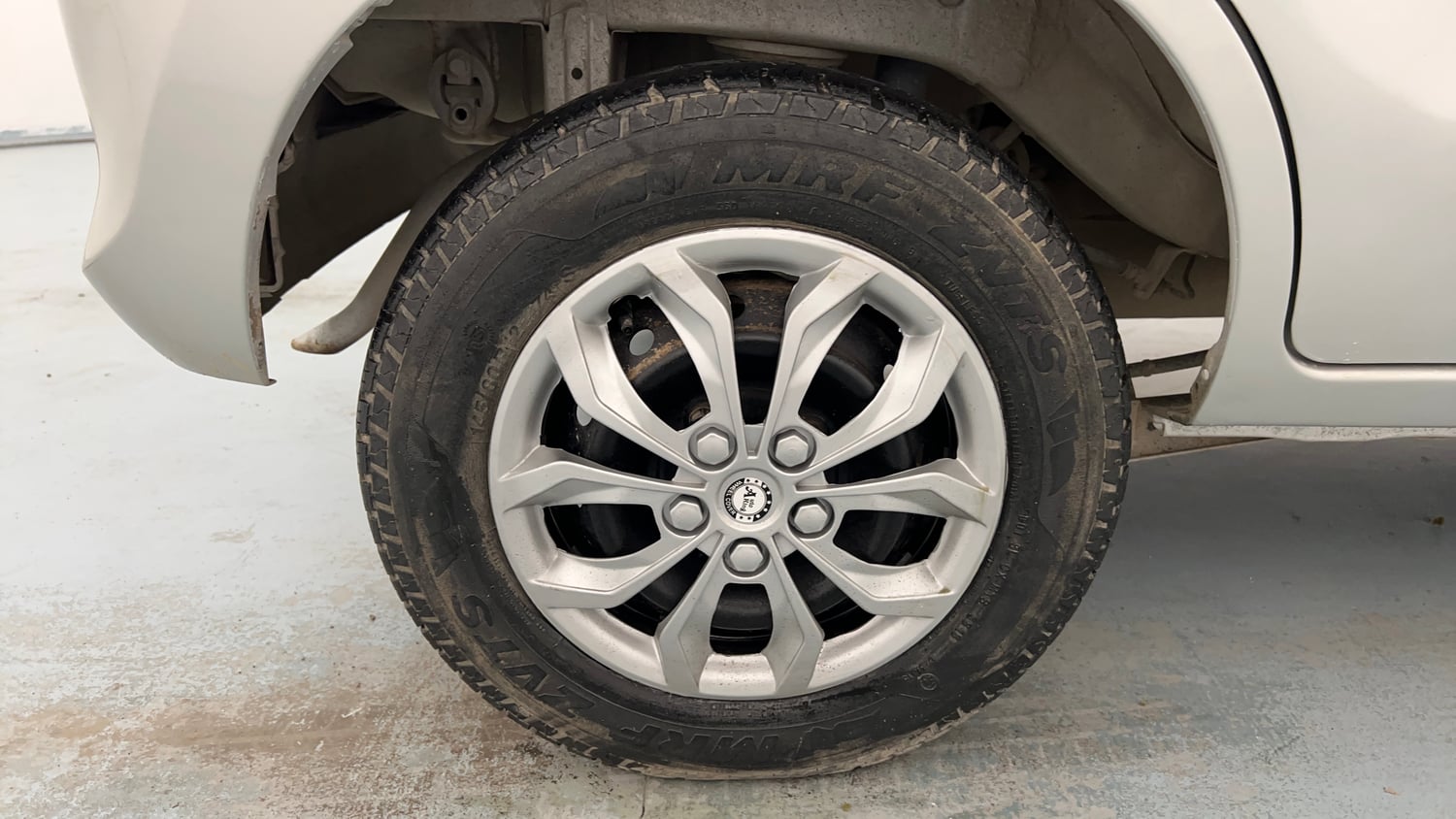 Used 2018 Maruti Suzuki Alto 800 VXi Petrol Manual tyres RIGHT REAR TYRE RIM VIEW